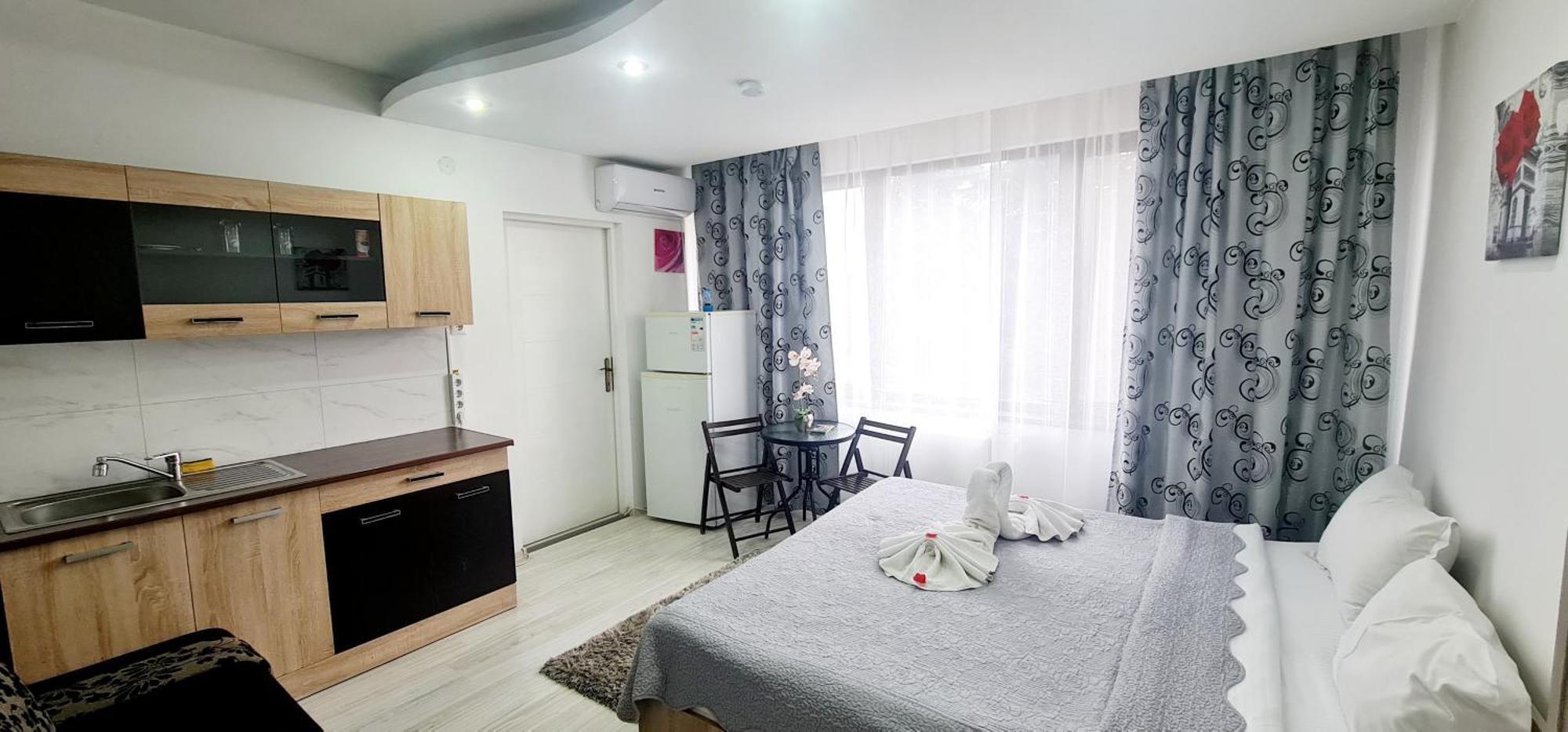 Pensiunea Red Rose Apartments ทิมิชัวรา ภายนอก รูปภาพ