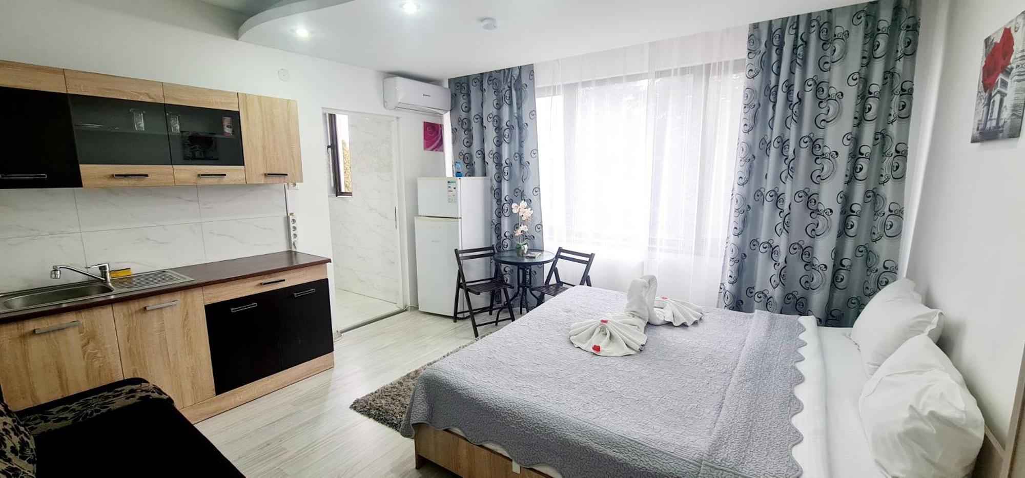Pensiunea Red Rose Apartments ทิมิชัวรา ภายนอก รูปภาพ