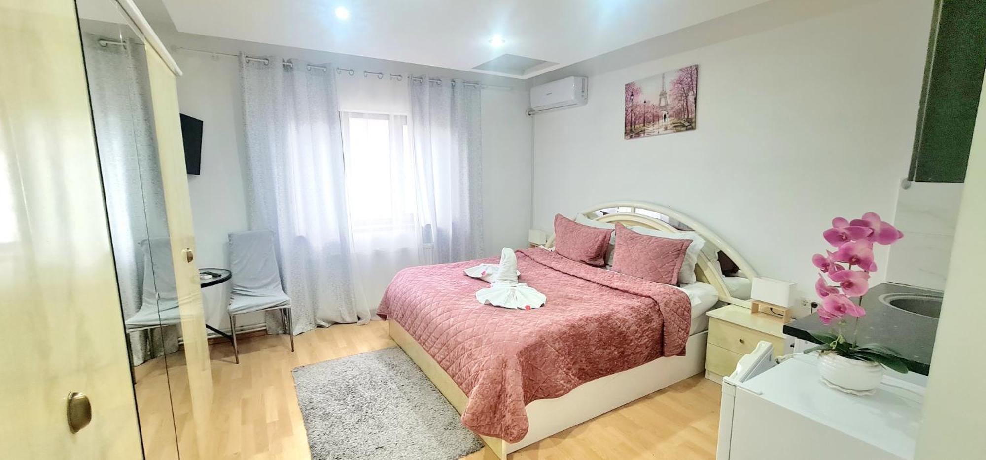 Pensiunea Red Rose Apartments ทิมิชัวรา ภายนอก รูปภาพ