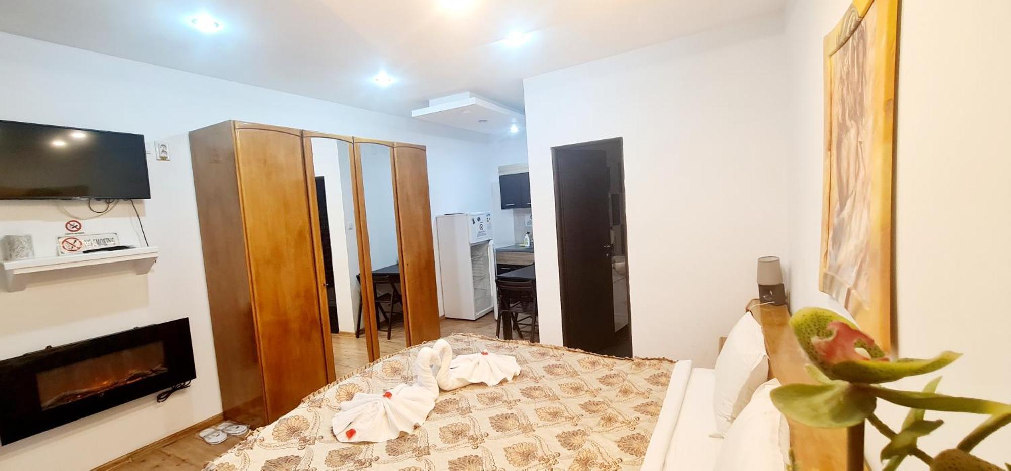 Pensiunea Red Rose Apartments ทิมิชัวรา ภายนอก รูปภาพ